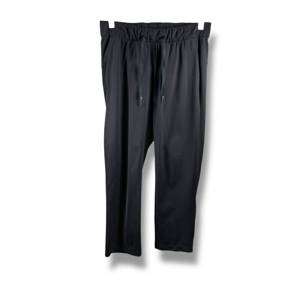 Lululemon On The Fly Pants in Black Size 4